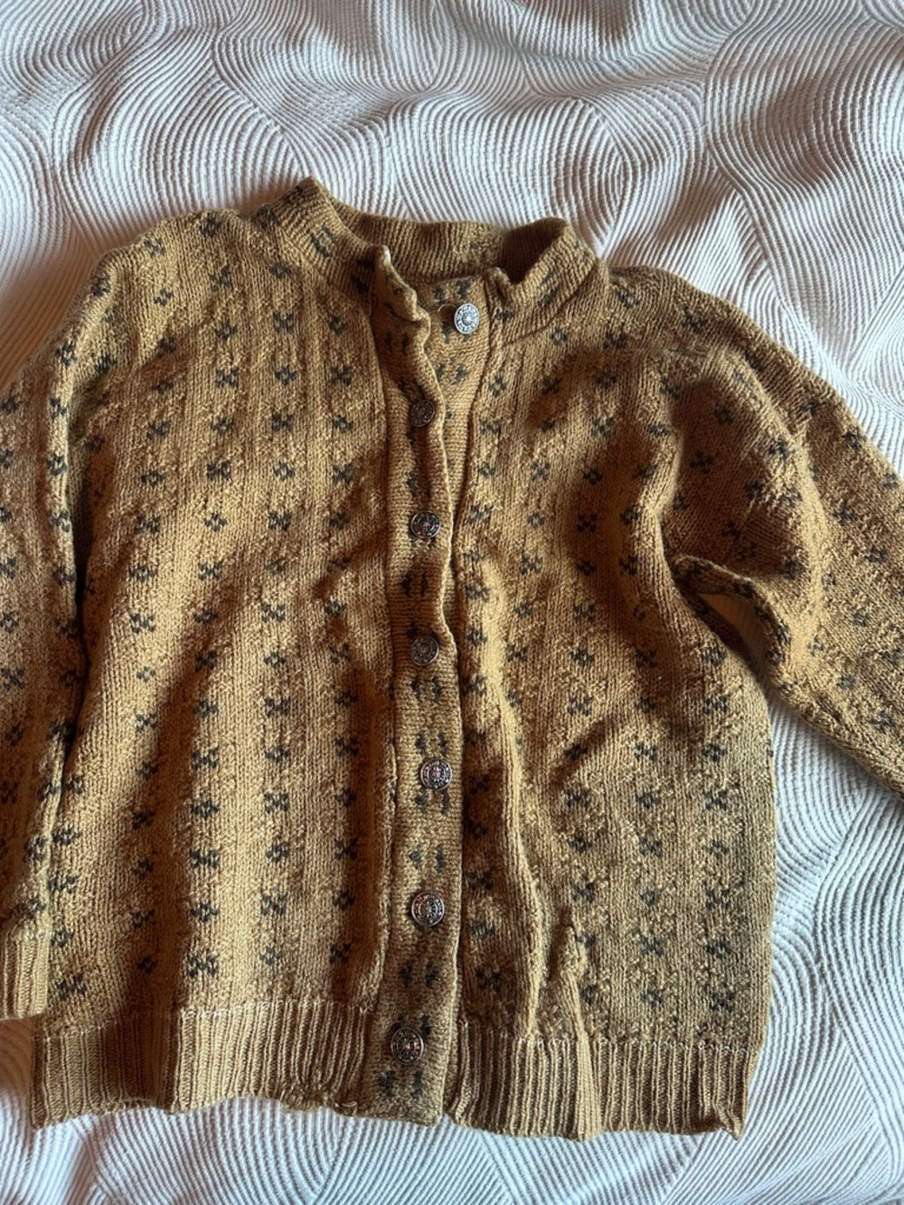 Vintage ALPS Women's 100% wool tan Pattern Button-Front Cardigan Sweater